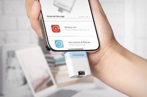 Tiny USB Device Saves You Nearly $1000 Per Year on Cloud Storage by Auto Backing Up Your Photos